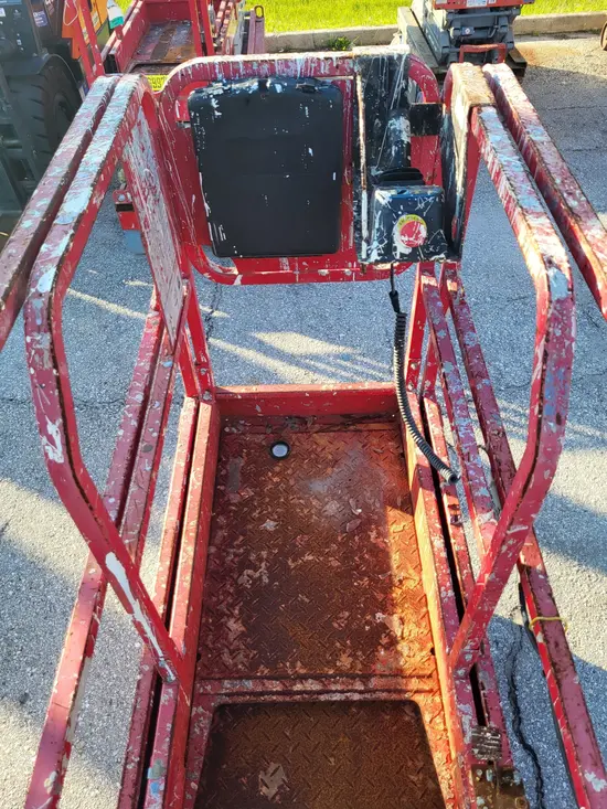 2018 MEC MICRO 19 Scissor Lift