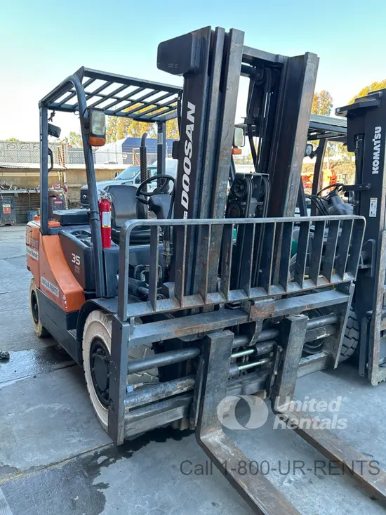 2015 Doosan D35 Warehouse Forklift