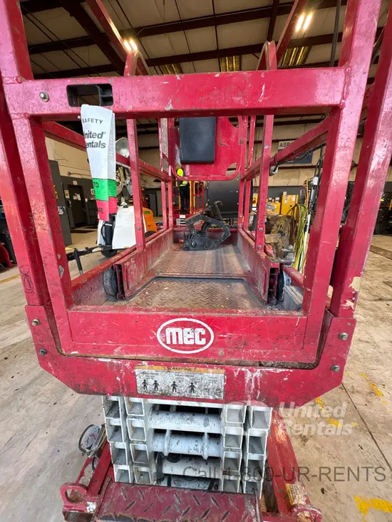 2019 MEC MICRO 19 Scissor Lift