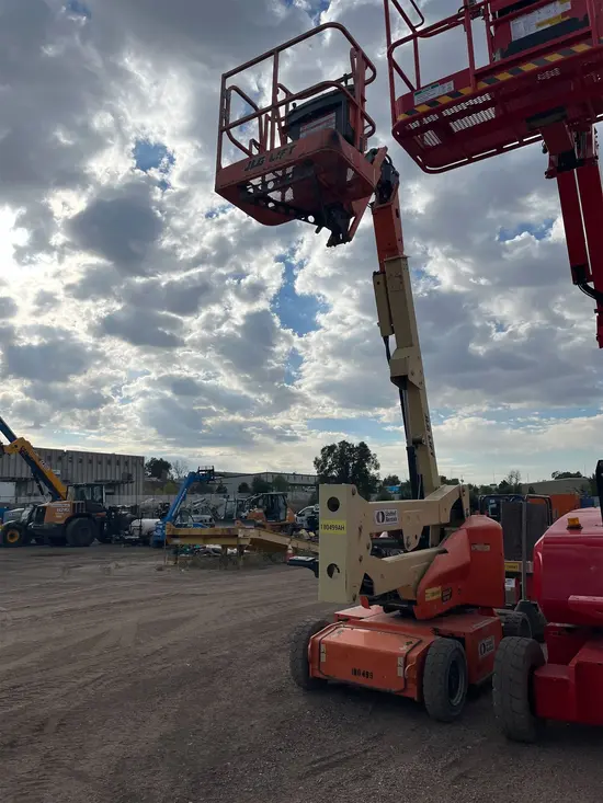 2016 JLG E400AJPN Articulating Boom Lift