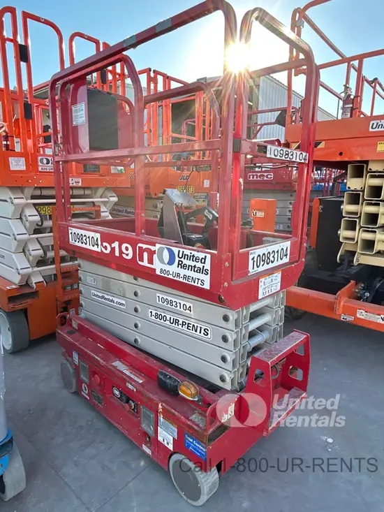 2019 MEC MICRO 19 Scissor Lift