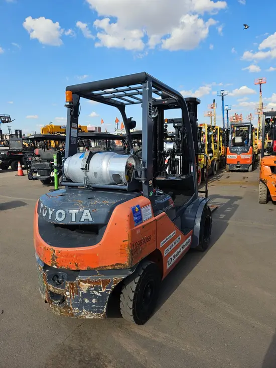 2019 Toyota 8FGU25 Warehouse Forklift