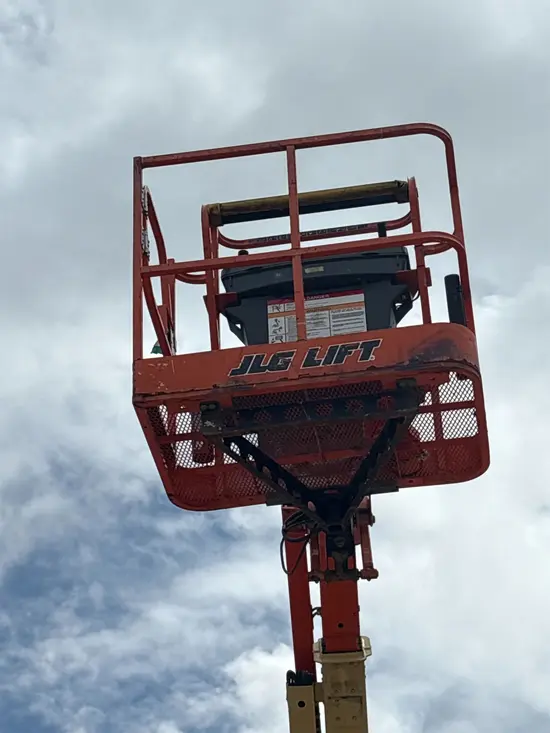 2017 JLG E400AJPN Articulating Boom Lift