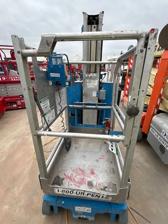 2016 Genie GR-20 Self-Propelled One-Person Lift