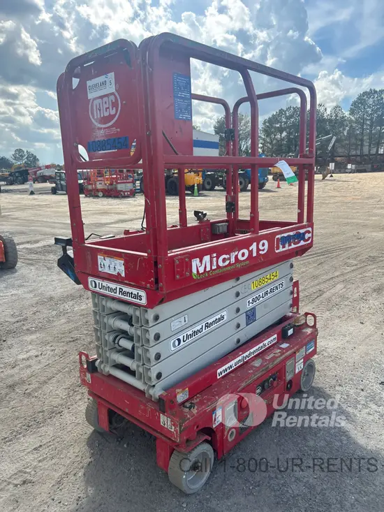 2019 MEC MICRO 19 Scissor Lift