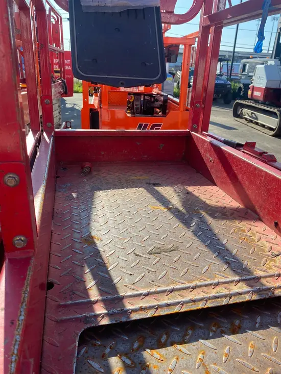 2018 MEC MICRO 19 Scissor Lift