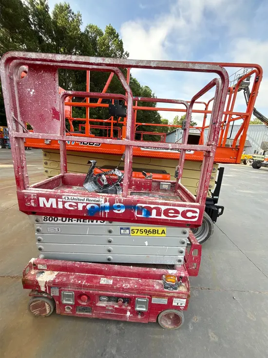 2018 MEC MICRO 19 Scissor Lift