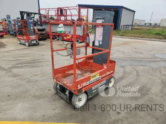 2017 Skyjack SJ16 Self-Propelled One-Person Lift