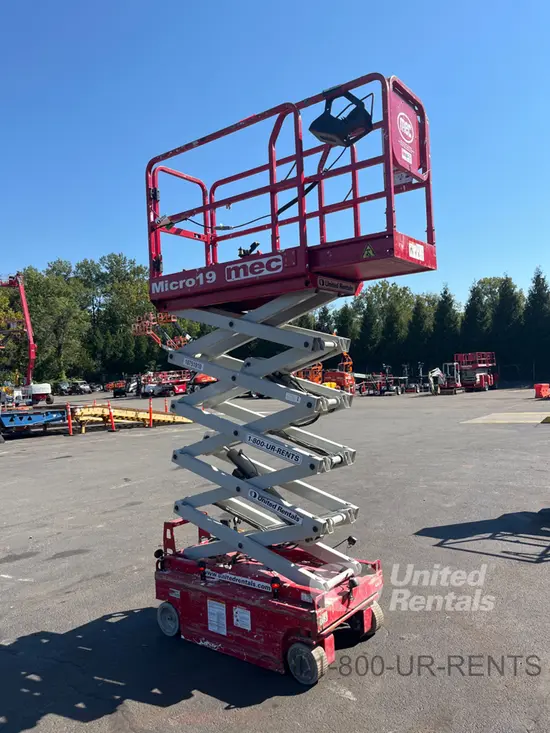 2018 MEC MICRO 19 Scissor Lift