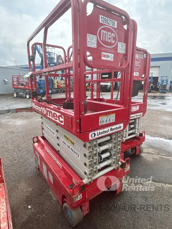 2019 MEC MICRO 19 Scissor Lift