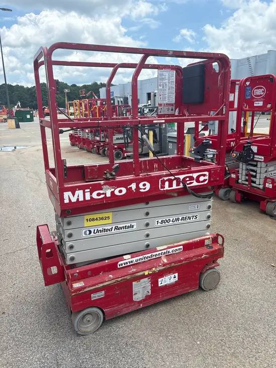 2018 MEC MICRO 19 Scissor Lift