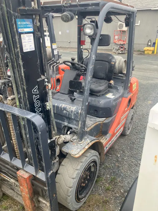 2019 Toyota 8FGU30 Warehouse Forklift