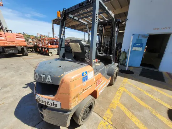 2017 Toyota 8FDU30 Warehouse Forklift