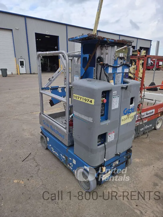 2018 Genie GR-12 Self-Propelled One-Person Lift