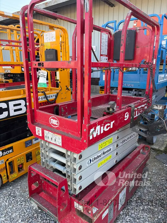 2018 MEC MICRO 19 Scissor Lift