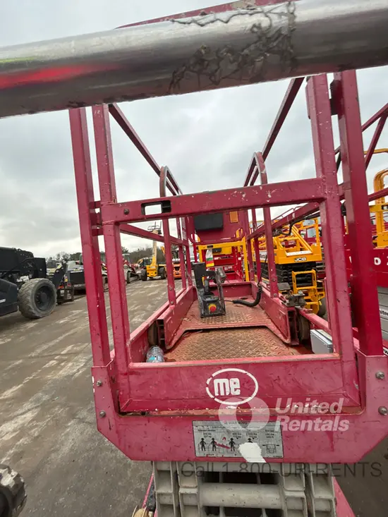 2018 MEC MICRO 19 Scissor Lift