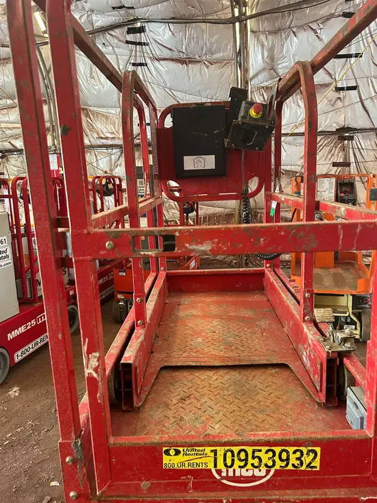 2019 MEC MICRO 19 Scissor Lift
