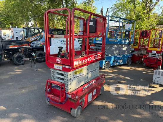 2019 MEC MICRO 19 Scissor Lift