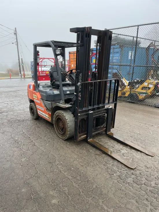 2019 Toyota 8FDU30 Warehouse Forklift