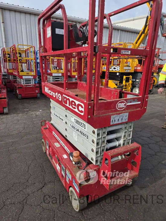 2018 MEC MICRO 19 Scissor Lift