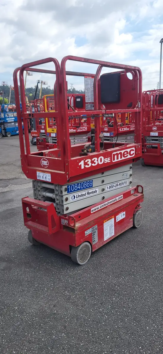 2018 MEC 1330SE Scissor Lift