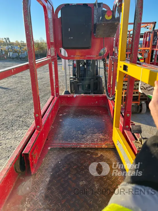 2018 MEC MICRO 19 Scissor Lift