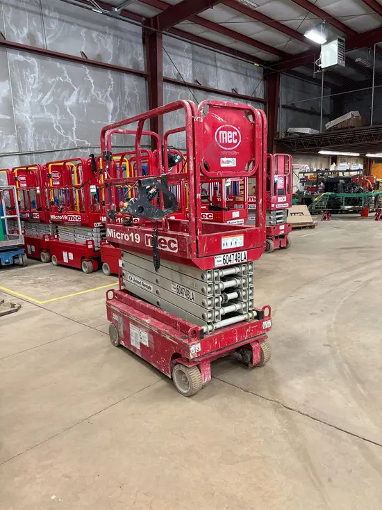 2018 MEC MICRO 19 Scissor Lift