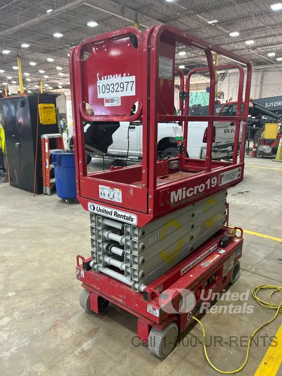 2019 MEC MICRO 19 Scissor Lift