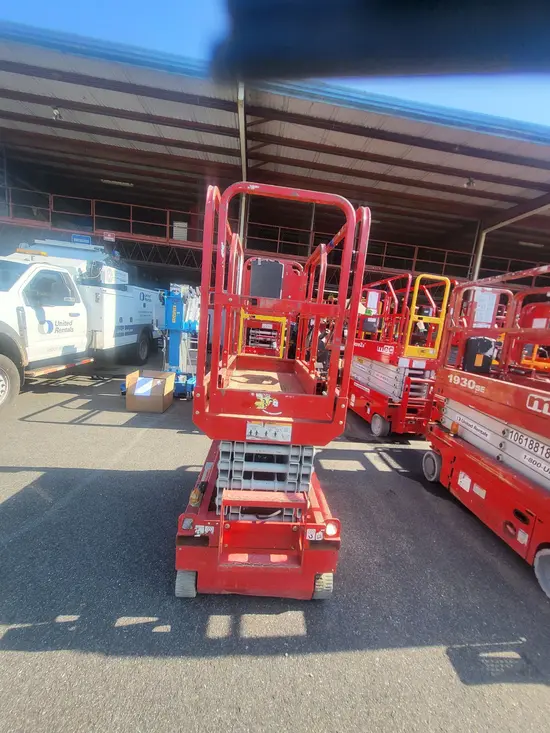 2019 MEC MICRO 19 Scissor Lift
