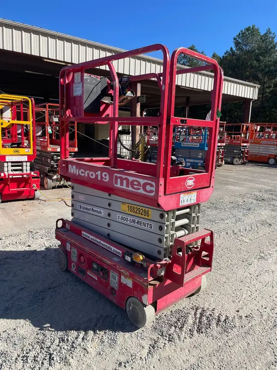 2018 MEC MICRO 19 Scissor Lift