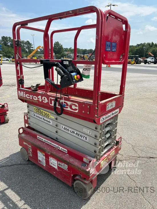 2019 MEC MICRO 19 Scissor Lift