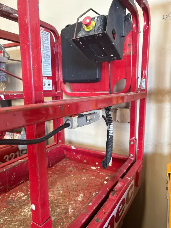 2019 MEC MICRO 19 Scissor Lift
