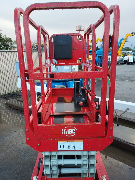 2017 MEC 1330SE Scissor Lift