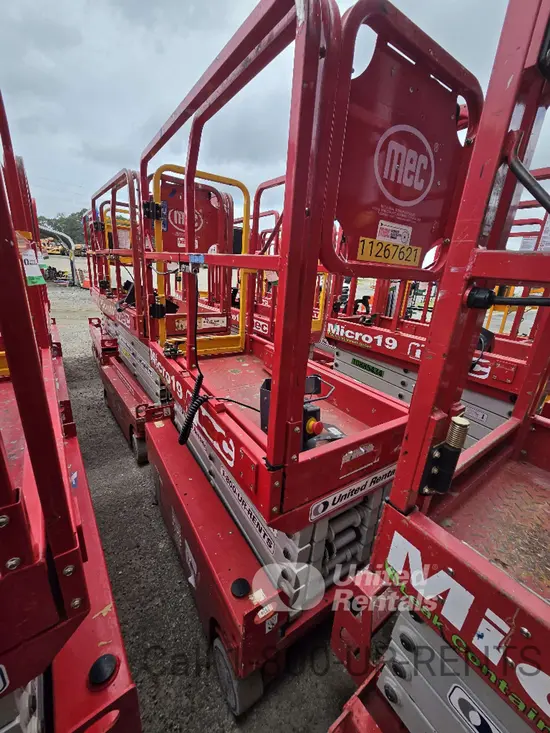 2019 MEC MICRO 19 Scissor Lift