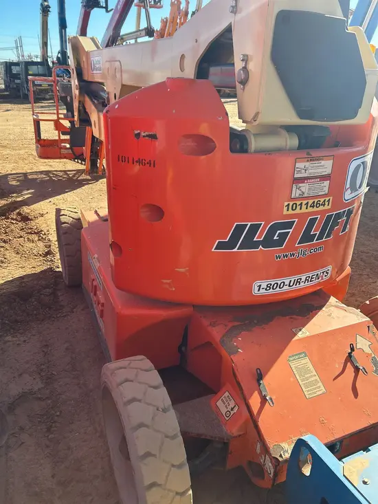 2013 JLG E450AJ Articulating Boom Lift