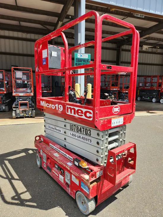 2018 MEC MICRO 19 Scissor Lift
