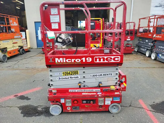 2019 MEC MICRO 19 Scissor Lift
