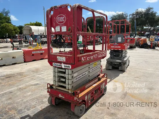 2020 MEC MICRO 19 Scissor Lift