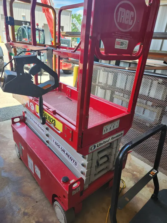 2022 MEC MICRO 19 Scissor Lift