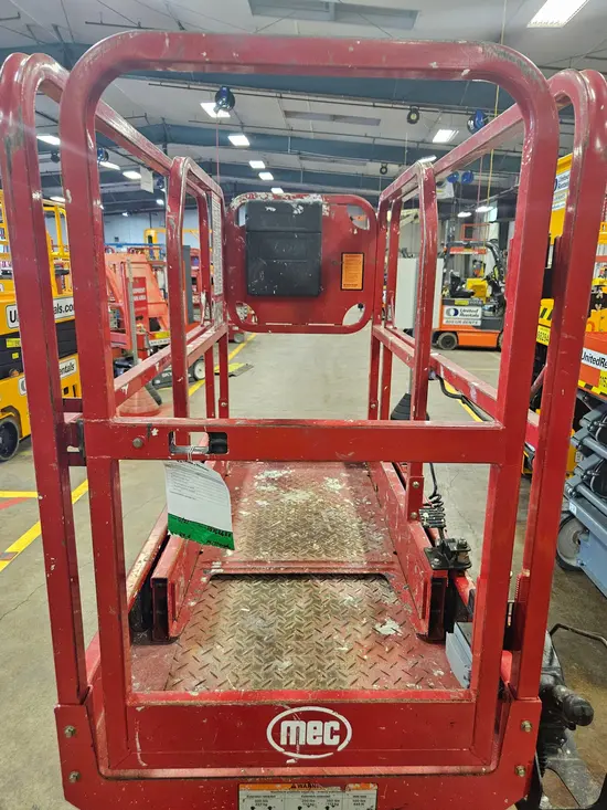 2018 MEC MICRO 19 Scissor Lift