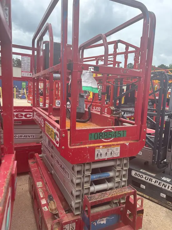2019 MEC MICRO 19 Scissor Lift