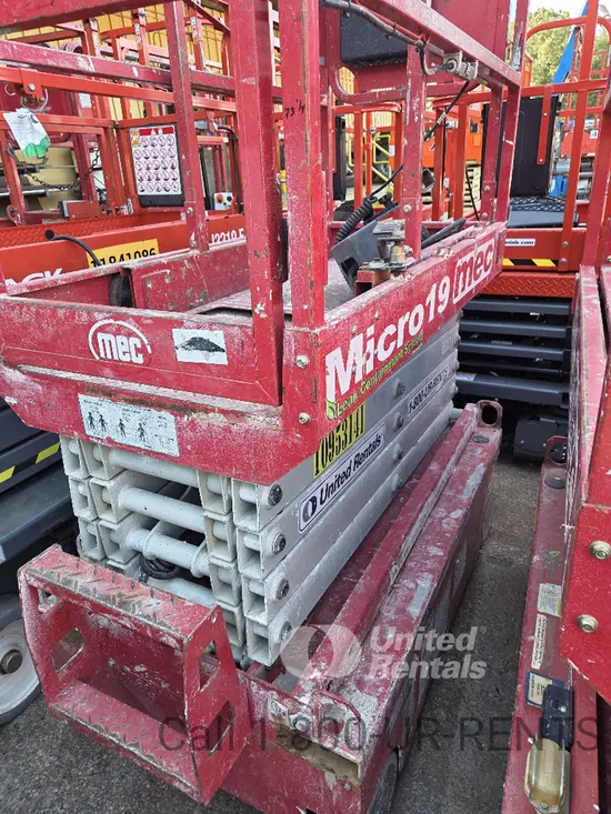 2019 MEC MICRO 19 Scissor Lift