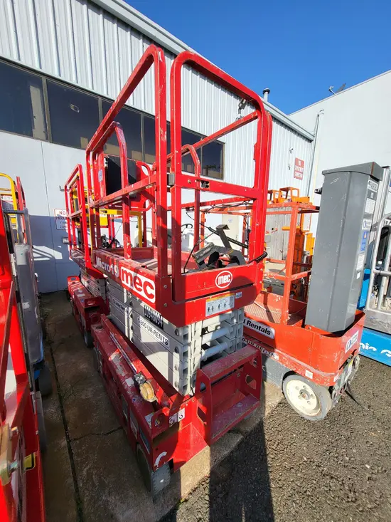 2019 MEC MICRO 19 Scissor Lift