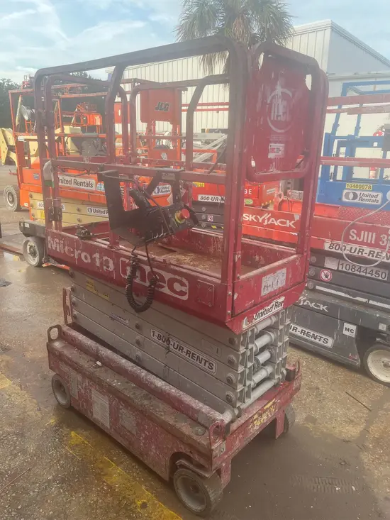 2018 MEC MICRO 19 Scissor Lift