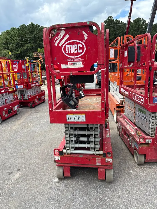 2019 MEC MICRO 19 Scissor Lift