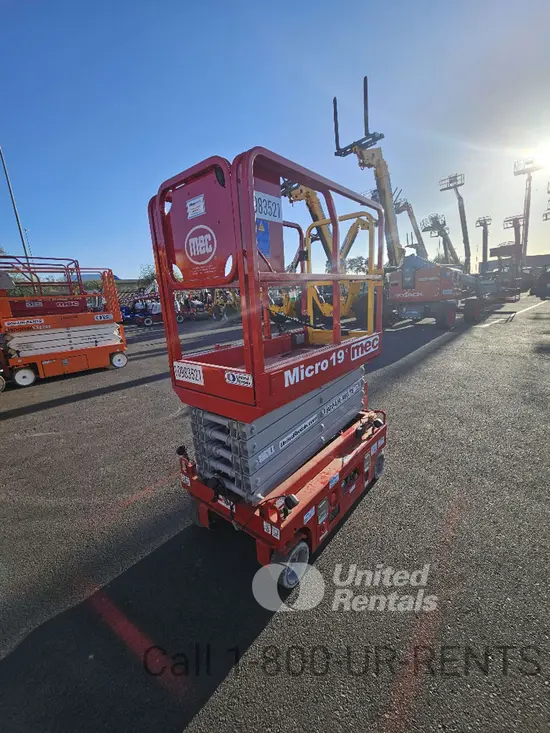 2019 MEC MICRO 19 Scissor Lift