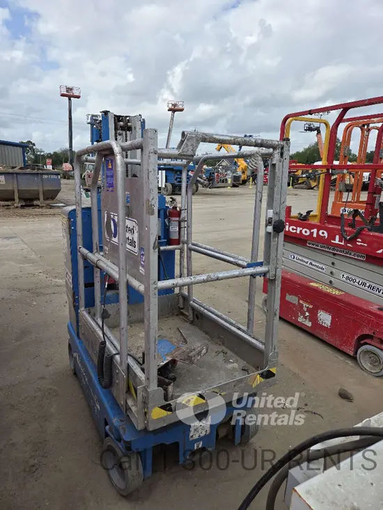 2021 Genie GR-15 Self-Propelled One-Person Lift