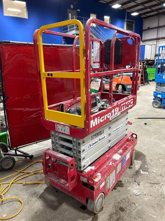 2018 MEC MICRO 19 Scissor Lift