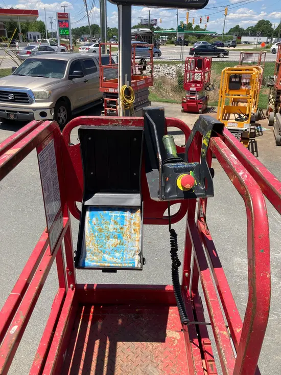 2018 MEC MICRO 19 Scissor Lift