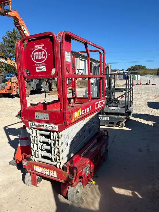 2019 MEC MICRO 19 Scissor Lift